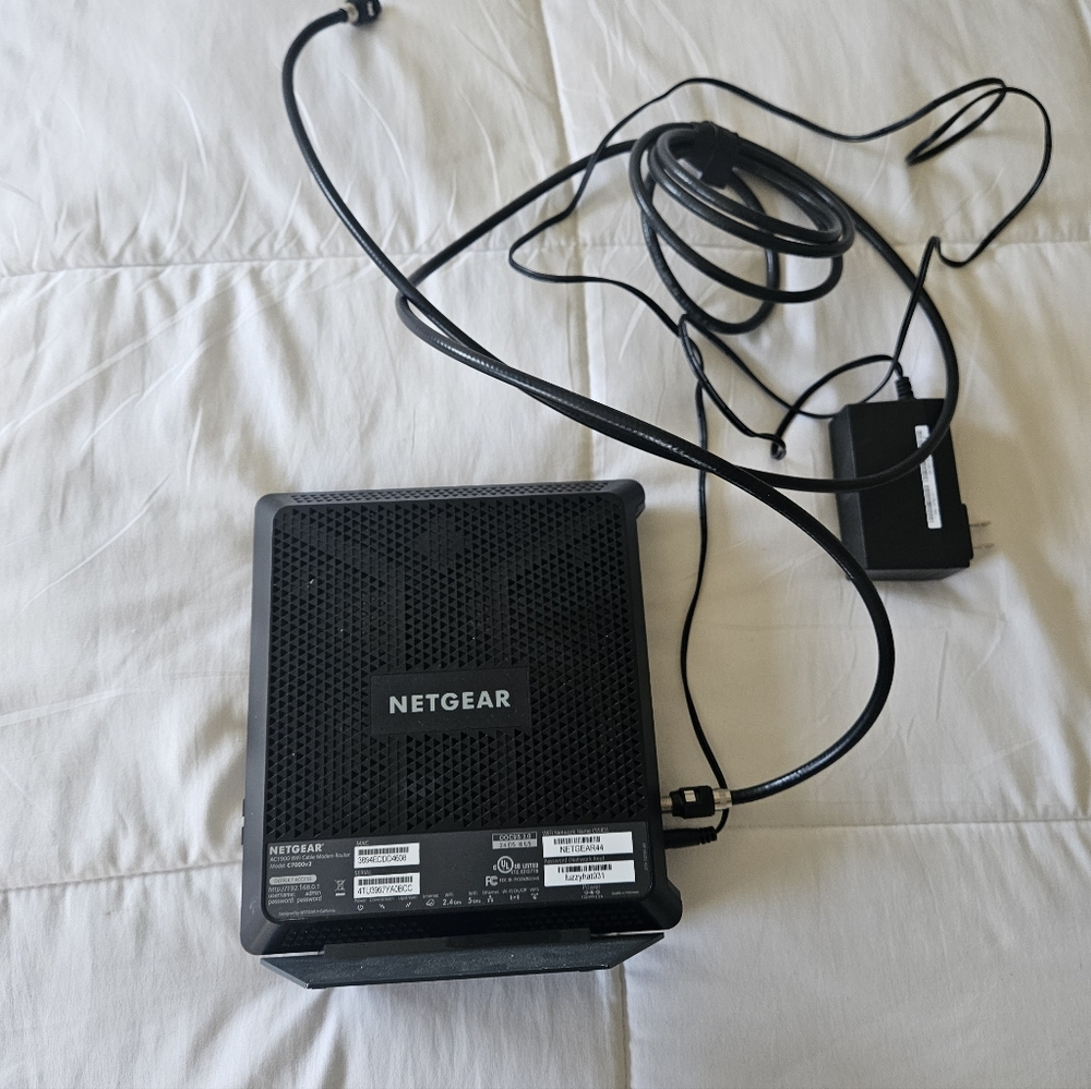 NETGEAR  Internet Modem - Picture 4 of 4